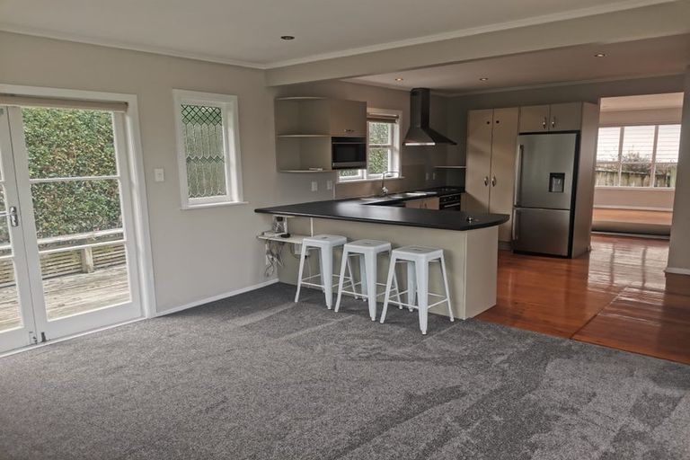 Photo of property in 1/3 Windy Ridge Road, Glenfield, Auckland, 0629