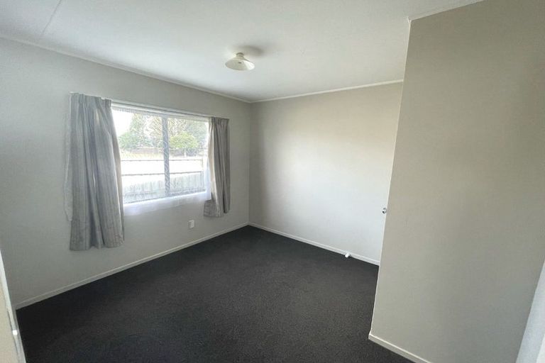 Photo of property in 1/100 Shifnal Drive, Randwick Park, Auckland, 2105