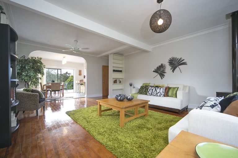 Photo of property in 28 Minnehaha Avenue, Titirangi, Auckland, 0604