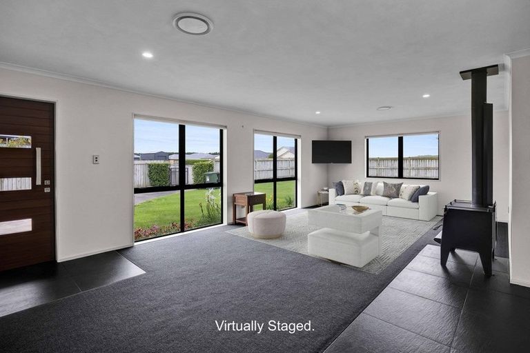 Photo of property in 14 Larlin Drive, Hawera, 4675