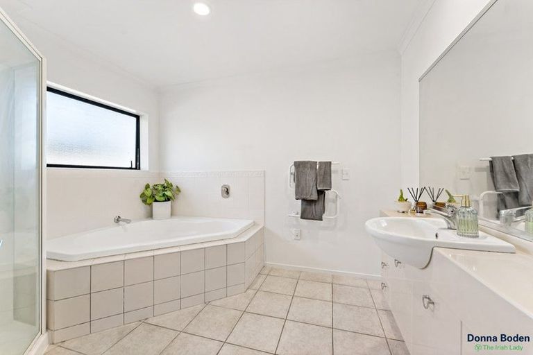 Photo of property in 13 Sunset Drive, Pukekohe, 2120