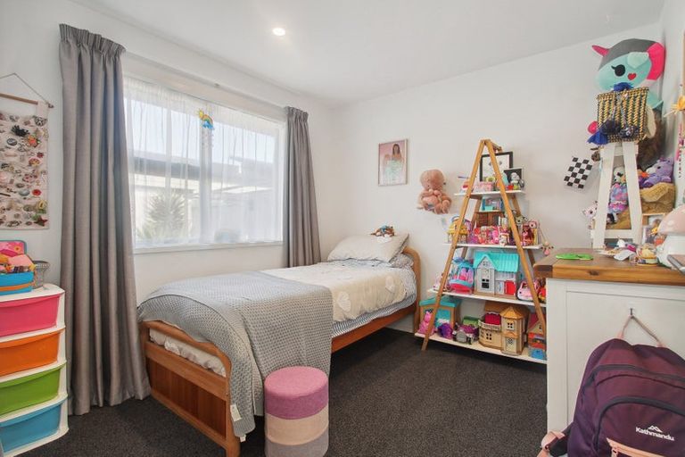 Photo of property in 1 Poutawa Lane, Clarks Beach, 2122