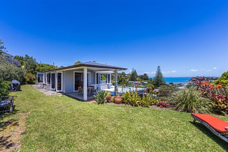 Photo of property in 1114 Whangaparaoa Road, Tindalls Beach, Whangaparaoa, 0930