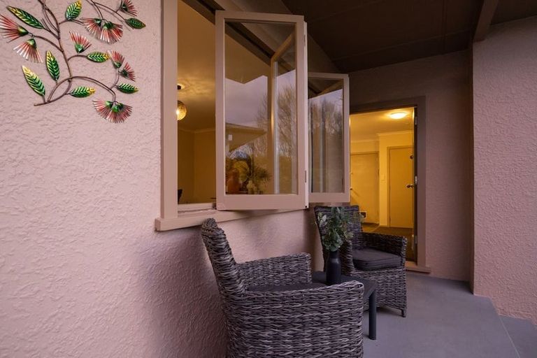 Photo of property in 25 Winston Avenue, Hokowhitu, Palmerston North, 4410