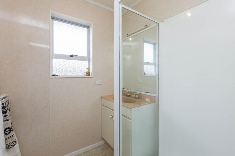 Photo of property in 23 Omaha Grove, Totara Park, Upper Hutt, 5018