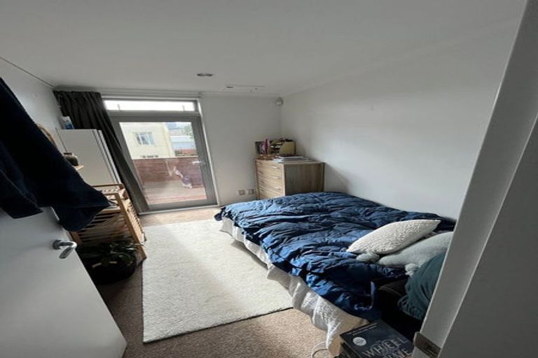 Photo of property in 9/15 Roxburgh Street, Mount Victoria, Wellington, 6011