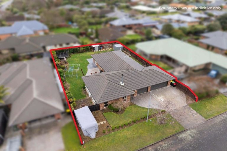 Photo of property in 44 Welsford Street, Woodend, 7610