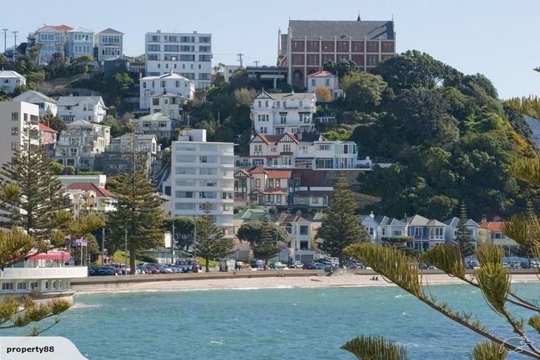 Photo of property in 9/310 Oriental Parade, Oriental Bay, Wellington, 6011