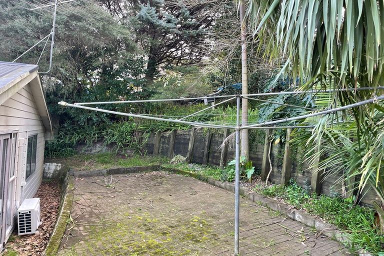 Photo of property in 35 Wairau Road, Forrest Hill, Auckland, 0627