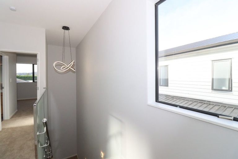 Photo of property in 17 Farranfore Road, Opaheke, Papakura, 2113