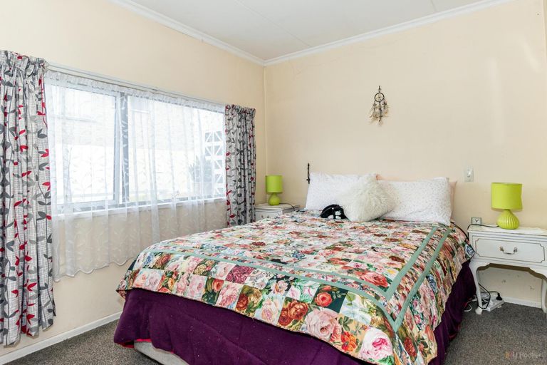 Photo of property in 5-5a Rugby Street, Waimate, 7924