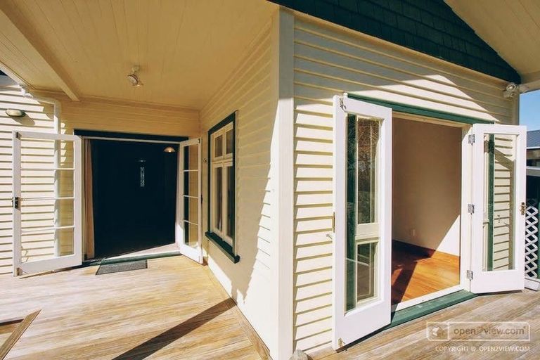 Photo of property in 194 Tukapa Street, Westown, New Plymouth, 4310