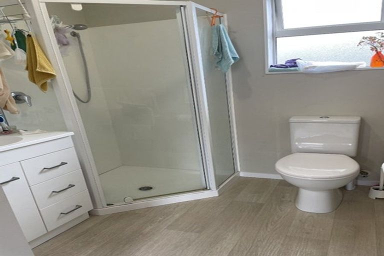 Photo of property in 96 Hutchinsons Road, Bucklands Beach, Auckland, 2014