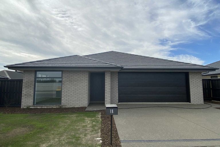 Photo of property in 18 Eileen Way, Rolleston, 7615