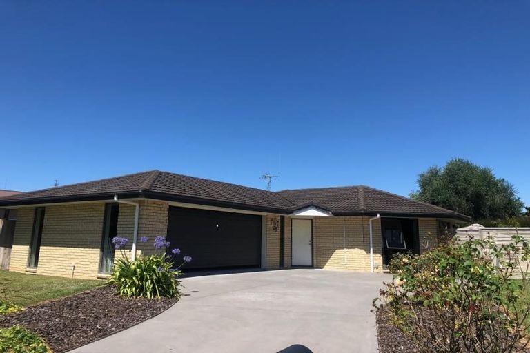 Photo of property in 4 Cranbrook Place, Rototuna North, Hamilton, 3210