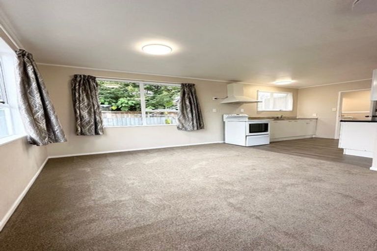 Photo of property in 1/6 Penion Drive, Flat Bush, Auckland, 2023
