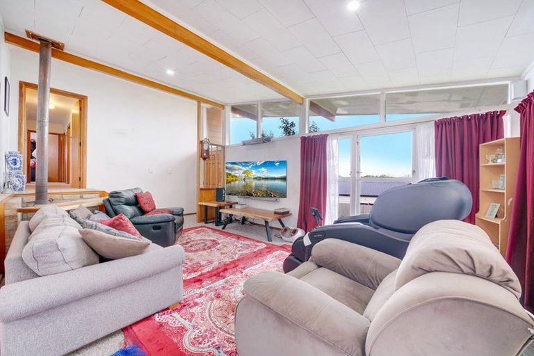 Photo of property in 10 Kapuka Road, Mangere Bridge, Auckland, 2022