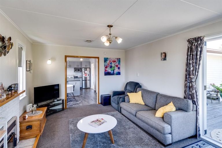 Photo of property in 3 Mcgreevy Street, Waipawa, 4210