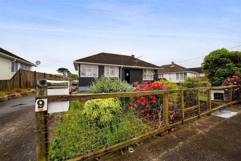 Photo of property in 9 Acourt Street, Hawera, 4610