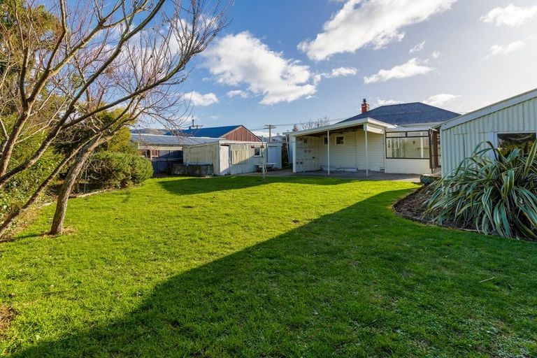 Photo of property in 19 Holmes Street, Waimate, 7924