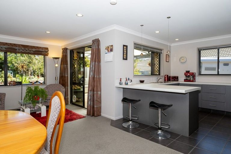 Photo of property in 26 Weka Place, Picton, 7220