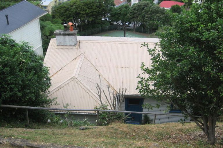 Photo of property in 16 Northland Road, Northland, Wellington, 6012