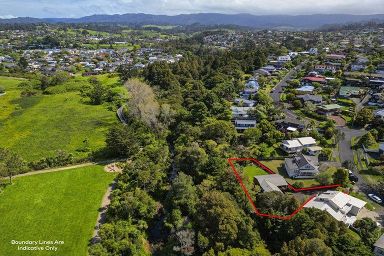 Photo of property in 7 Chardon Place, Henderson, Auckland, 0612