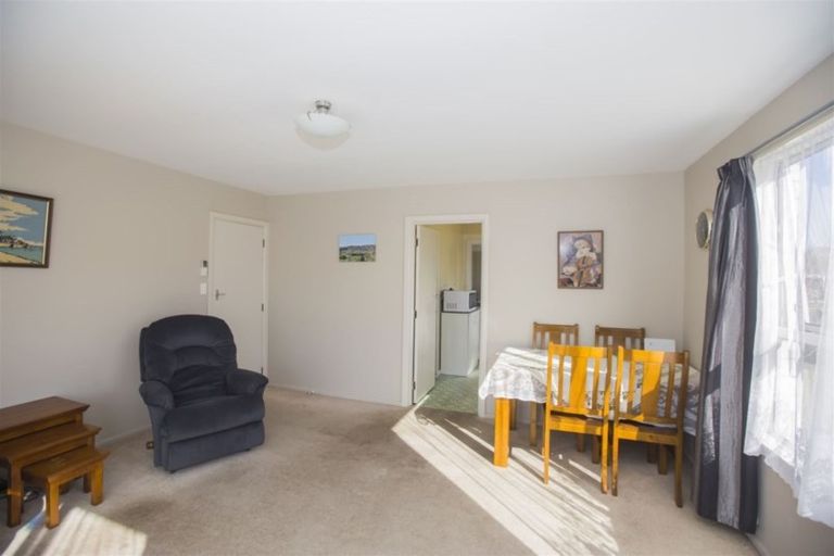 Photo of property in 4/122 Middlepark Road, Sockburn, Christchurch, 8042