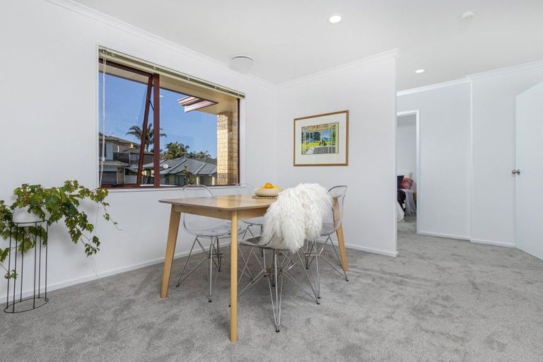 Photo of property in 10 Marbella Crescent, Oteha, Auckland, 0632