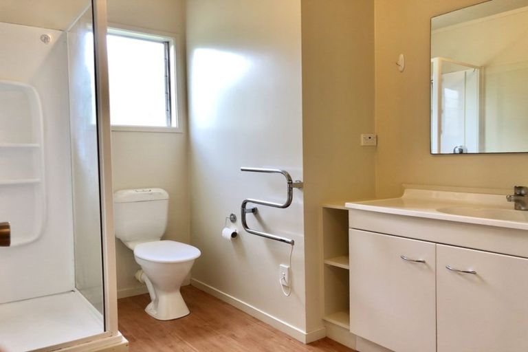 Photo of property in 2/16 Rangitoto Terrace, Milford, Auckland, 0620