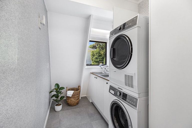 Photo of property in 49 Mantell Street, Seatoun, Wellington, 6022