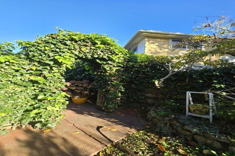 Photo of property in 1 Cedar Court, Whitby, Porirua, 5024