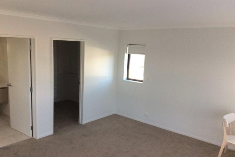 Photo of property in 43 Eugenia Rise, Totara Heights, Auckland, 2105