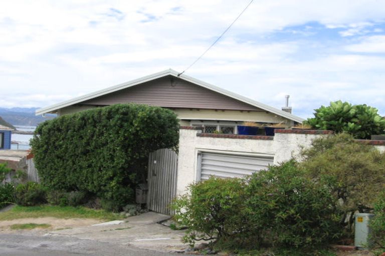 Photo of property in 25 High Street, Island Bay, Wellington, 6023