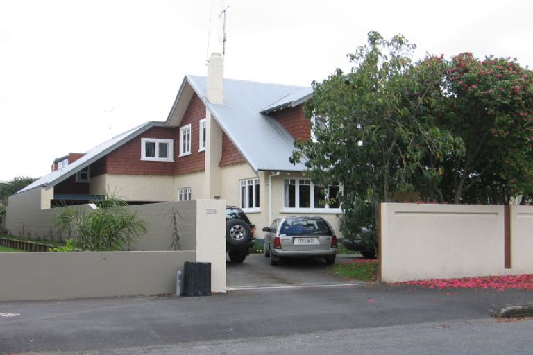 Photo of property in 233 Devonport Road, Tauranga, 3110