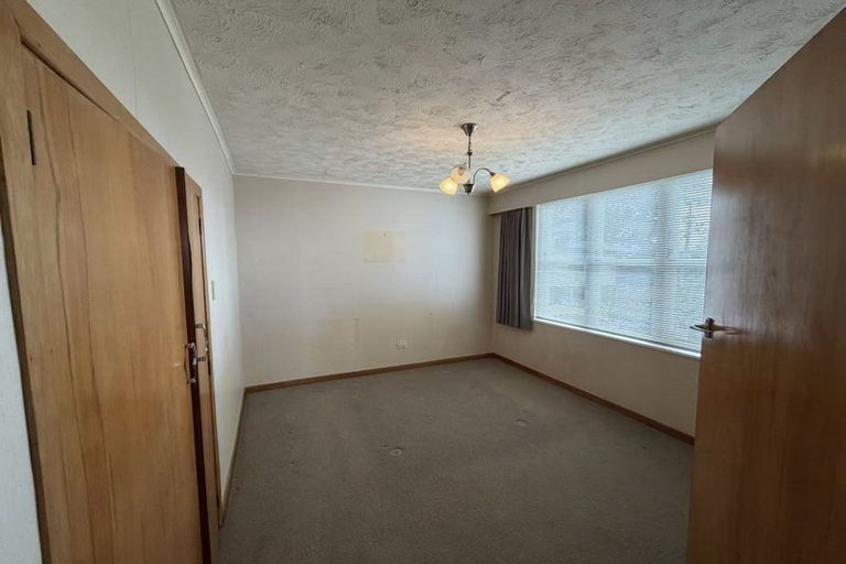 Photo of property in 25 Margan Avenue, New Lynn, Auckland, 0600