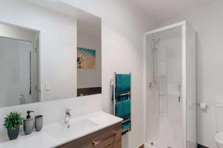 Photo of property in 20 Fallow Street, Jacks Point, 9371