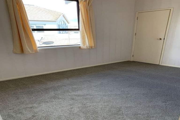 Photo of property in 17 Waller Avenue, Bucklands Beach, Auckland, 2012