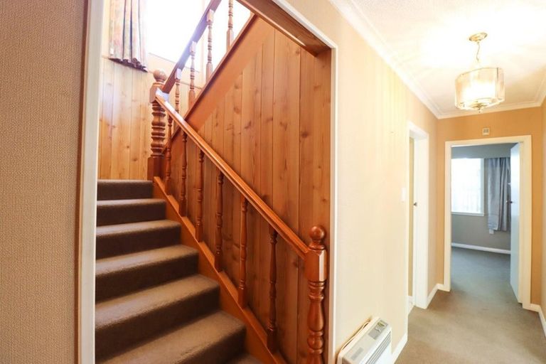 Photo of property in 18 Churchill Avenue, Hokowhitu, Palmerston North, 4410