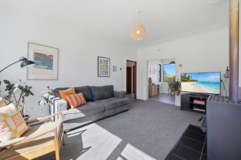 Photo of property in 76 Middleton Road, Kew, Dunedin, 9012