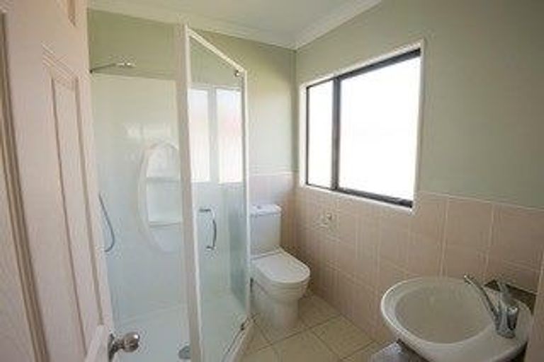 Photo of property in 6 Cinnabar Place, Westgate, Auckland, 0614