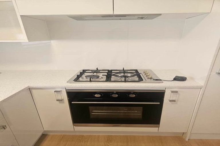 Photo of property in 11 Blanes Road, Weymouth, Auckland, 2103