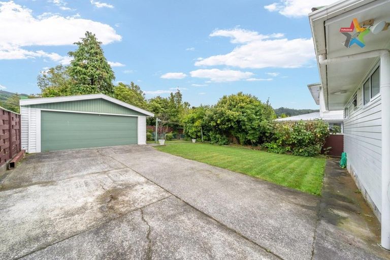 Photo of property in 16 Tanekaha Street, Stokes Valley, Lower Hutt, 5019