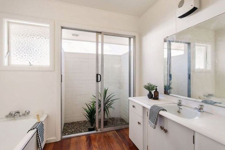 Photo of property in 33 Church Lane, Merivale, Christchurch, 8014