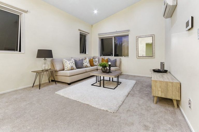 Photo of property in 9 Carex Way, Long Bay, Auckland, 0630