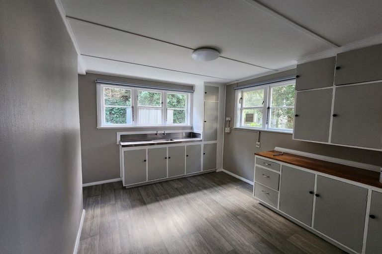 Photo of property in 47-47a Milton Road, Bluff Hill, Napier, 4110