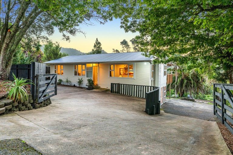 Photo of property in 269 Forest Hill Road, Waiatarua, Auckland, 0612