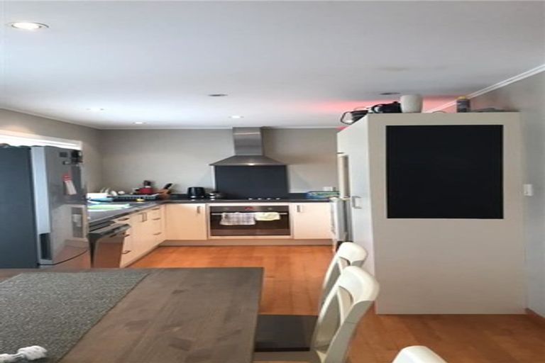 Photo of property in 126 Flanshaw Road, Te Atatu South, Auckland, 0610