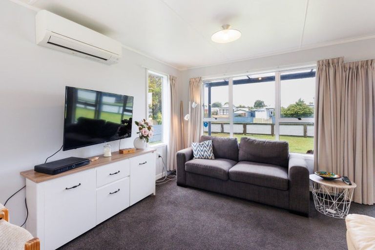Photo of property in 62 Nash Parade, Foxton Beach, Foxton, 4815