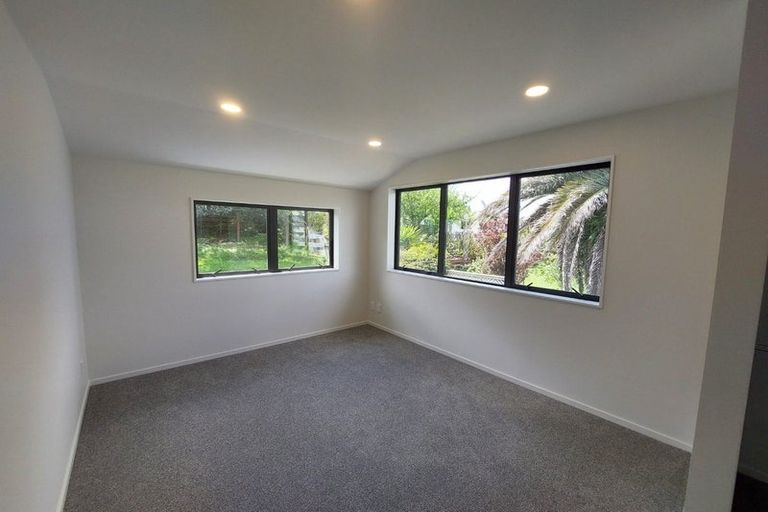 Photo of property in 3d Datura Place, Sunnynook, Auckland, 0620